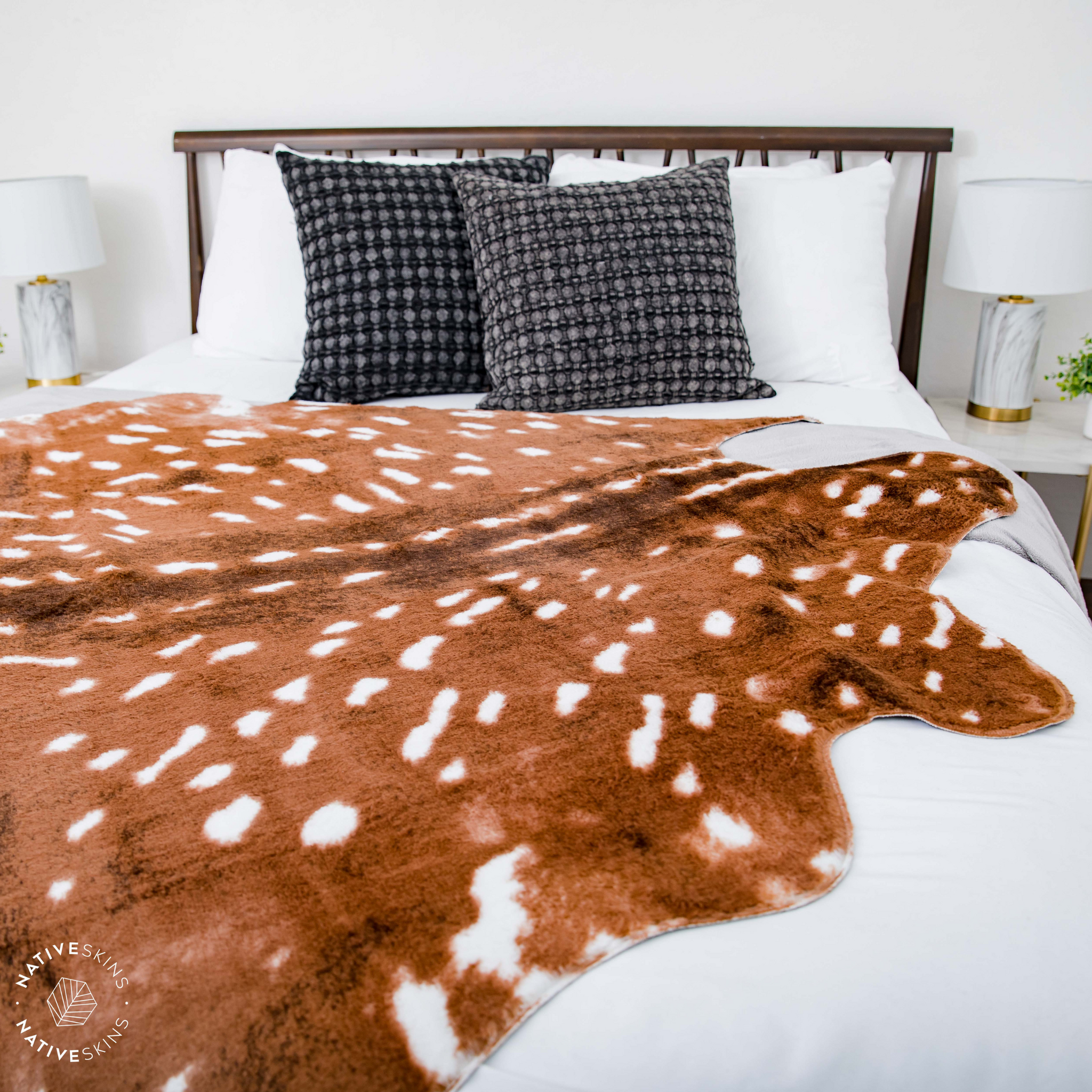 How to Mix Textures Like a Pro Using Throws, Rugs, and Wall Decor